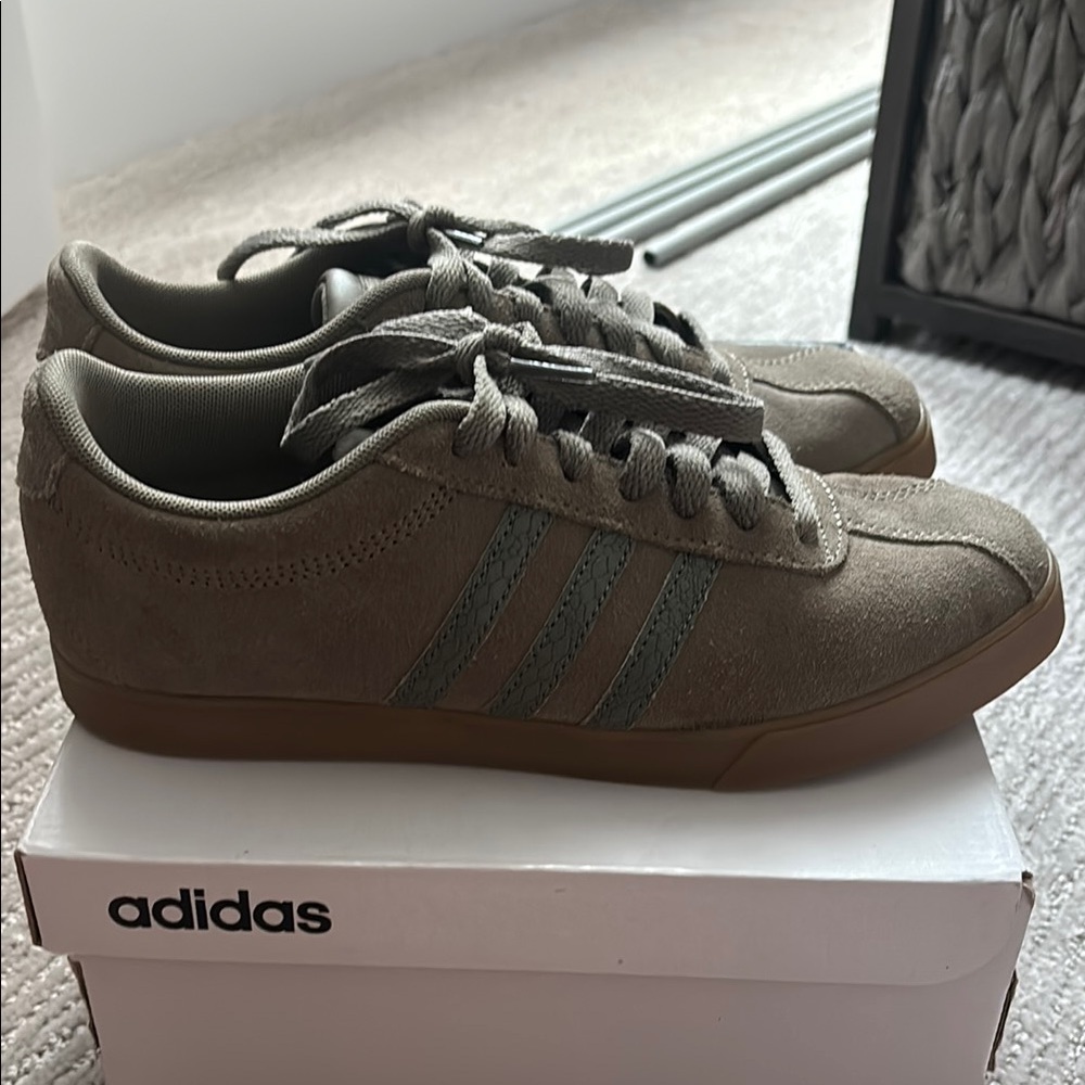 adidas Suede Low-Top Sneakers in Olive Green with Gum Sole - Picture 4 of 6
